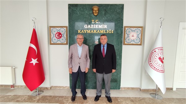 İzmir Vali Yardımcımız Sayın Hulusi Doğan Kaymakamımız Kudret Kurnaz'a Hayırlı Olsun Ziyaretinde Bulundular.  